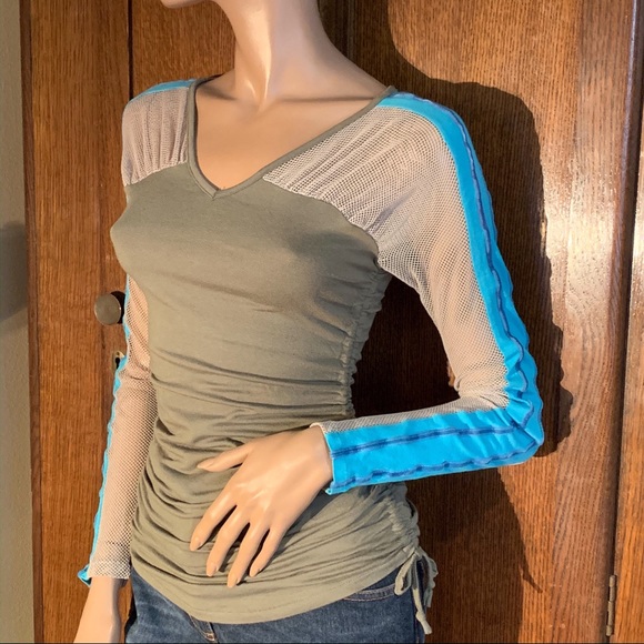 Long Sleeve Top with great details - Picture 1 of 8